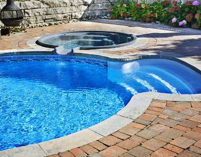 Pool Cleaning and Maintenance Service